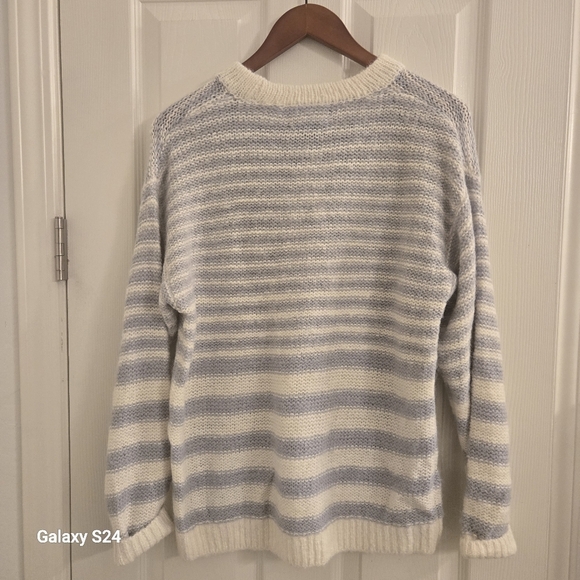 SanctuaryWomen's Fuzzy Long-Sleeve Tunic Sweater Size: Small - Picture 6 of 9